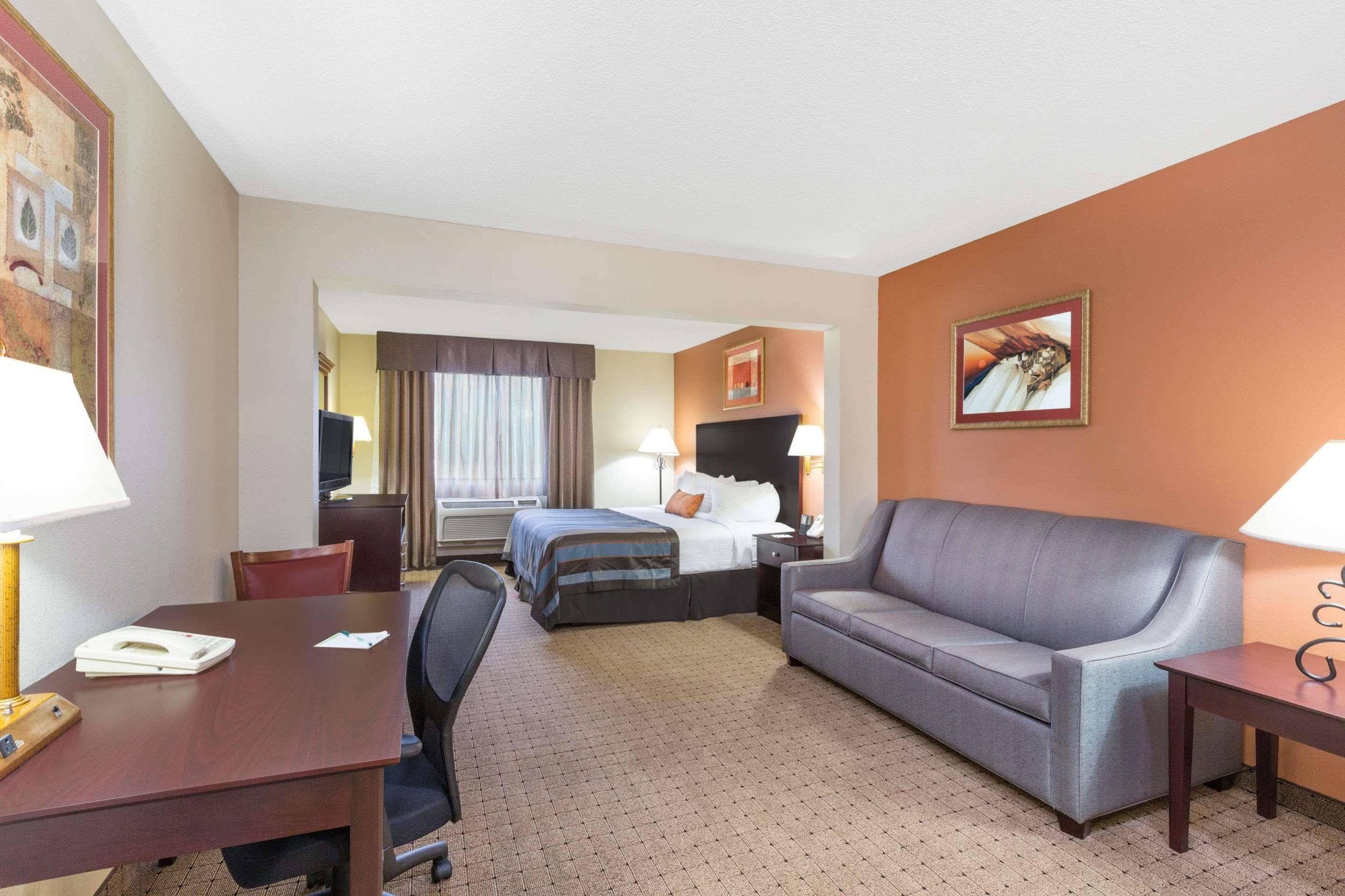 Wingate By Wyndham West Monroe Hotel Buitenkant foto